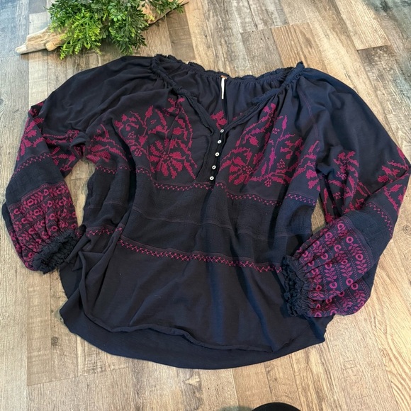 FREE PEOPLE Navy & Pink Oversized Loose Fit 100% Cotton Embroidered Long Sleeve - Picture 1 of 11